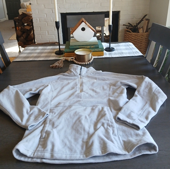 Womans North Face Light Gray Pullover Fleece Nwot Size M - Picture 1 of 6